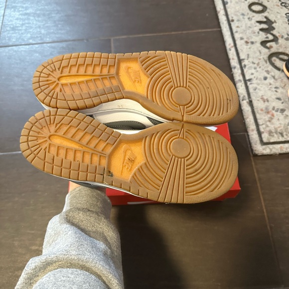 Nike Dunks - Picture 7 of 9